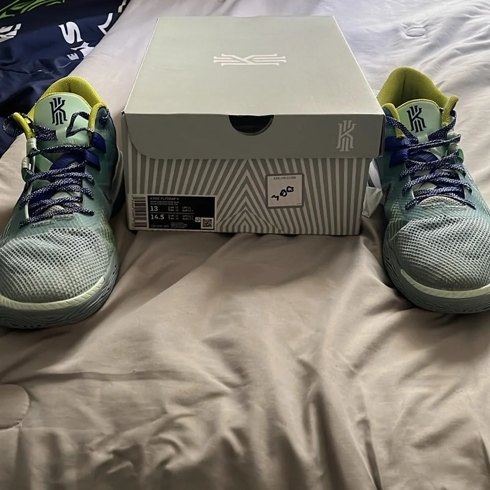 Kyrie flytrap v - Picture 4 of 4